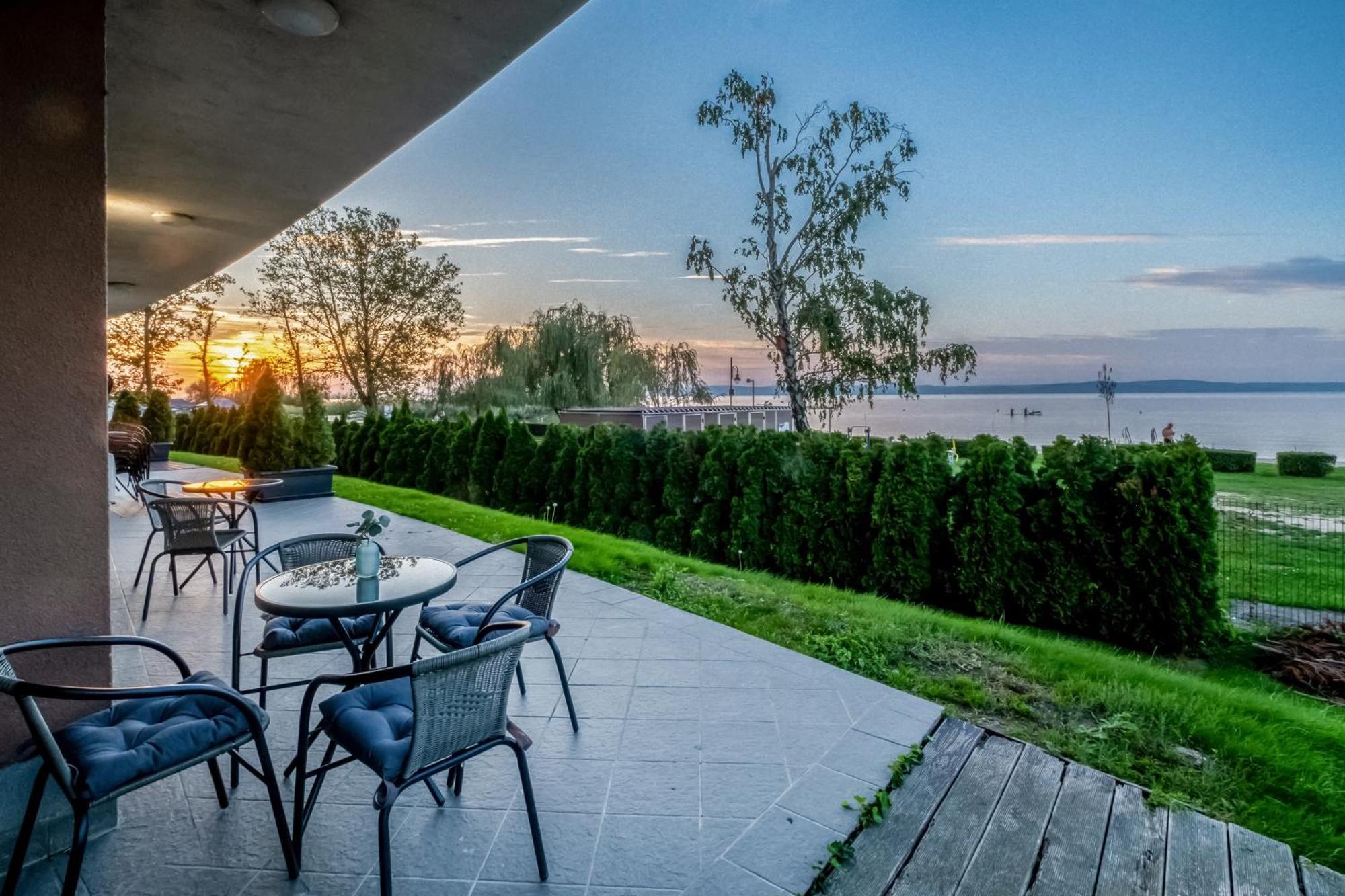 Myflat Club 218 Garden Wellness Apartments Siófok Esterno foto